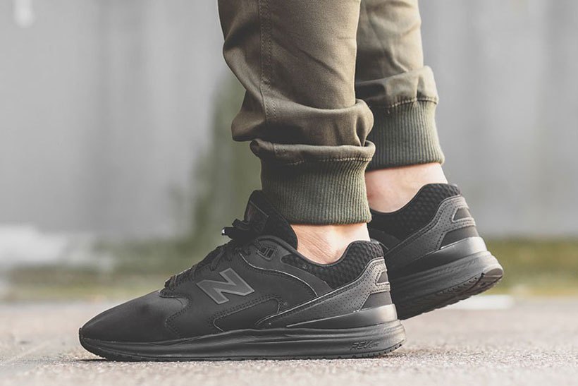 new-balance-1550-triple-black-1