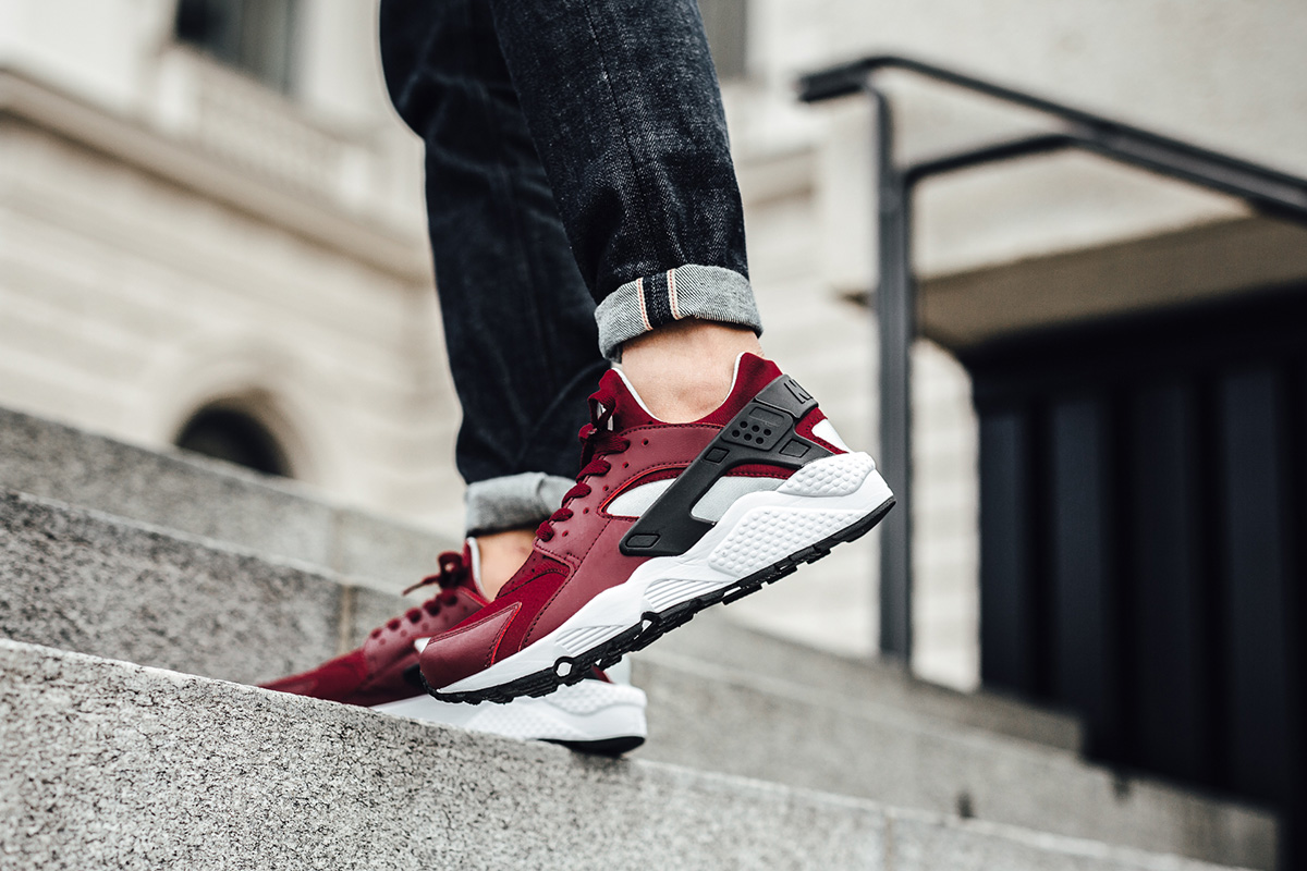 nike-air-huarache-team-red-3