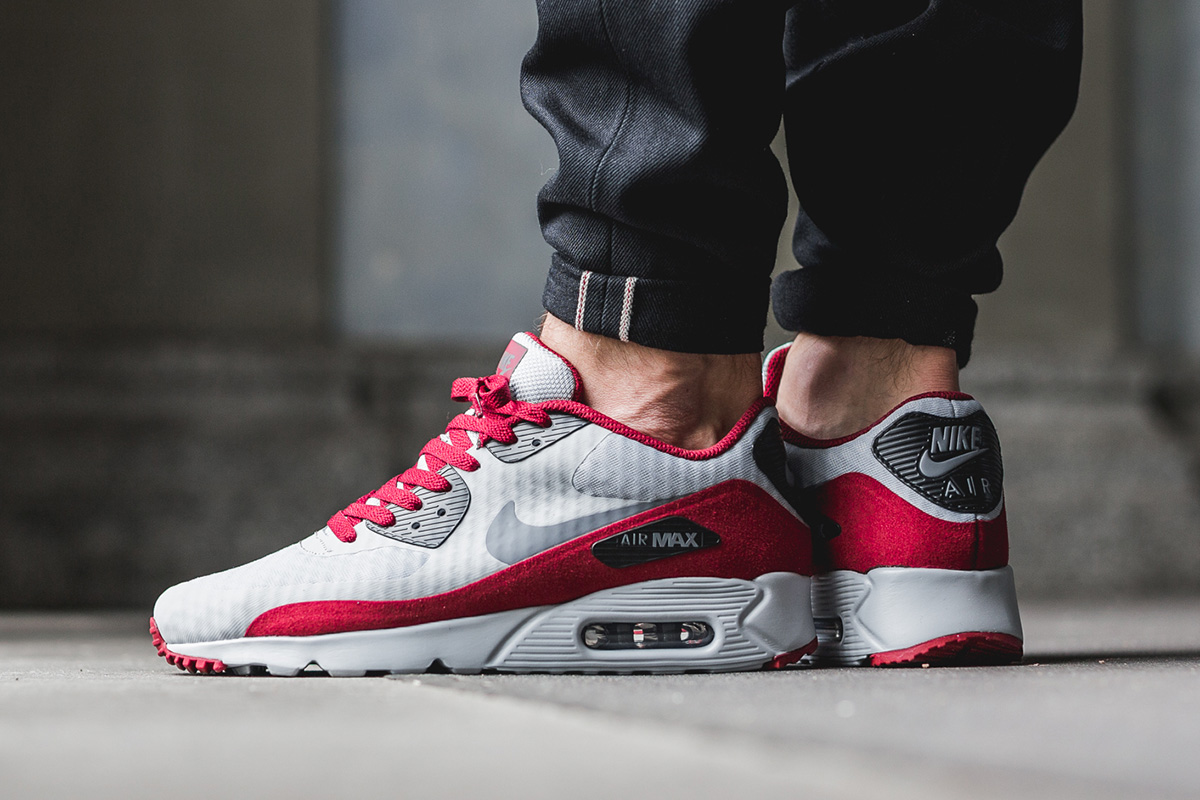 nike-air-max-90-ultra-essential-wolf-grey-team-red-2