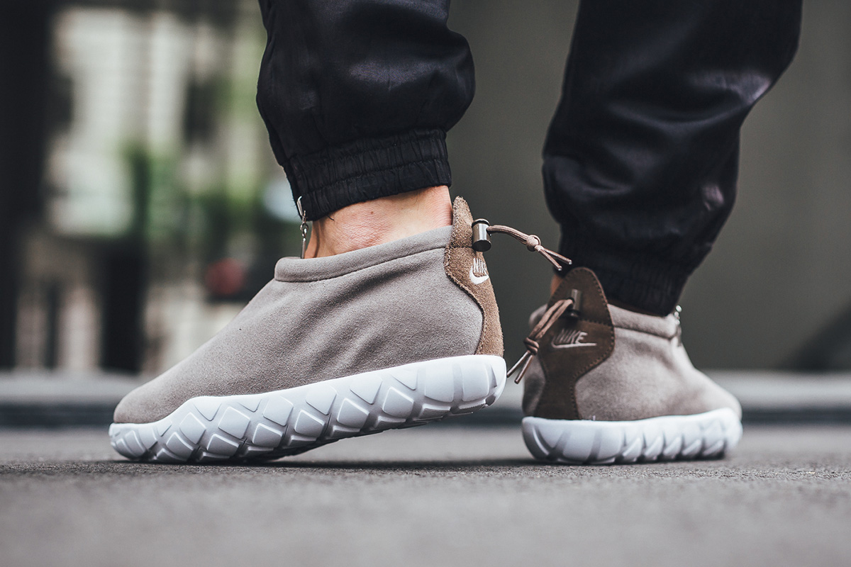 nike-air-moc-ultra-light-taupe-2