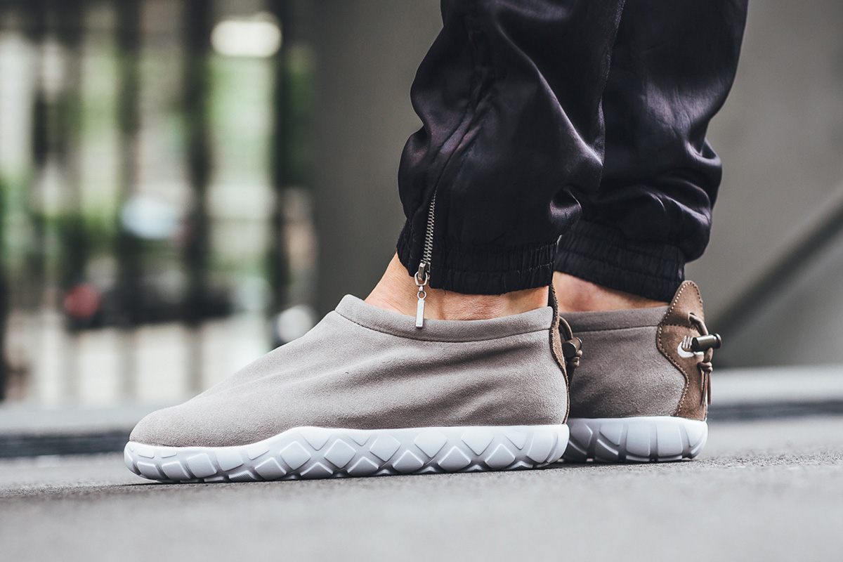 nike-air-moc-ultra-light-taupe-3