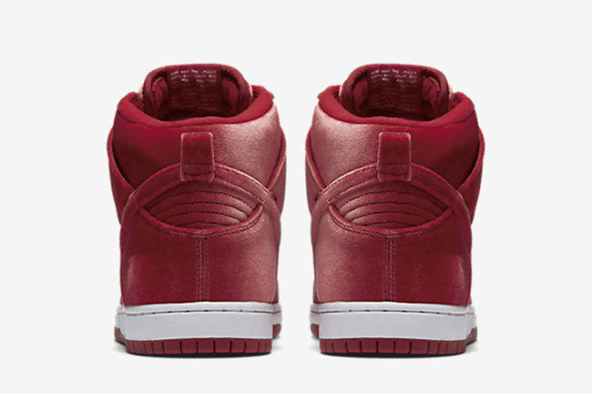 nike-sb-dunk-high-santa-claus-5