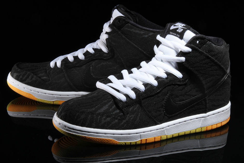 nike-sb-dunk-high-skunk-2