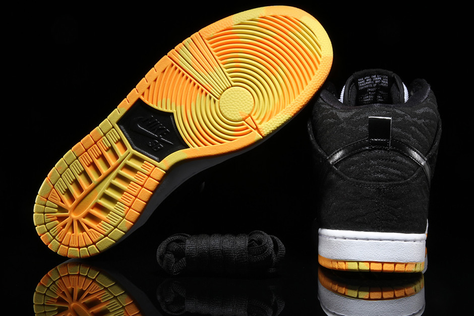 nike-sb-dunk-high-skunk-6