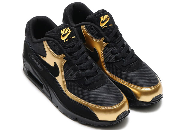 nike-sportswear-black-and-gold-pack-7