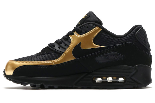 nike-sportswear-black-and-gold-pack-9