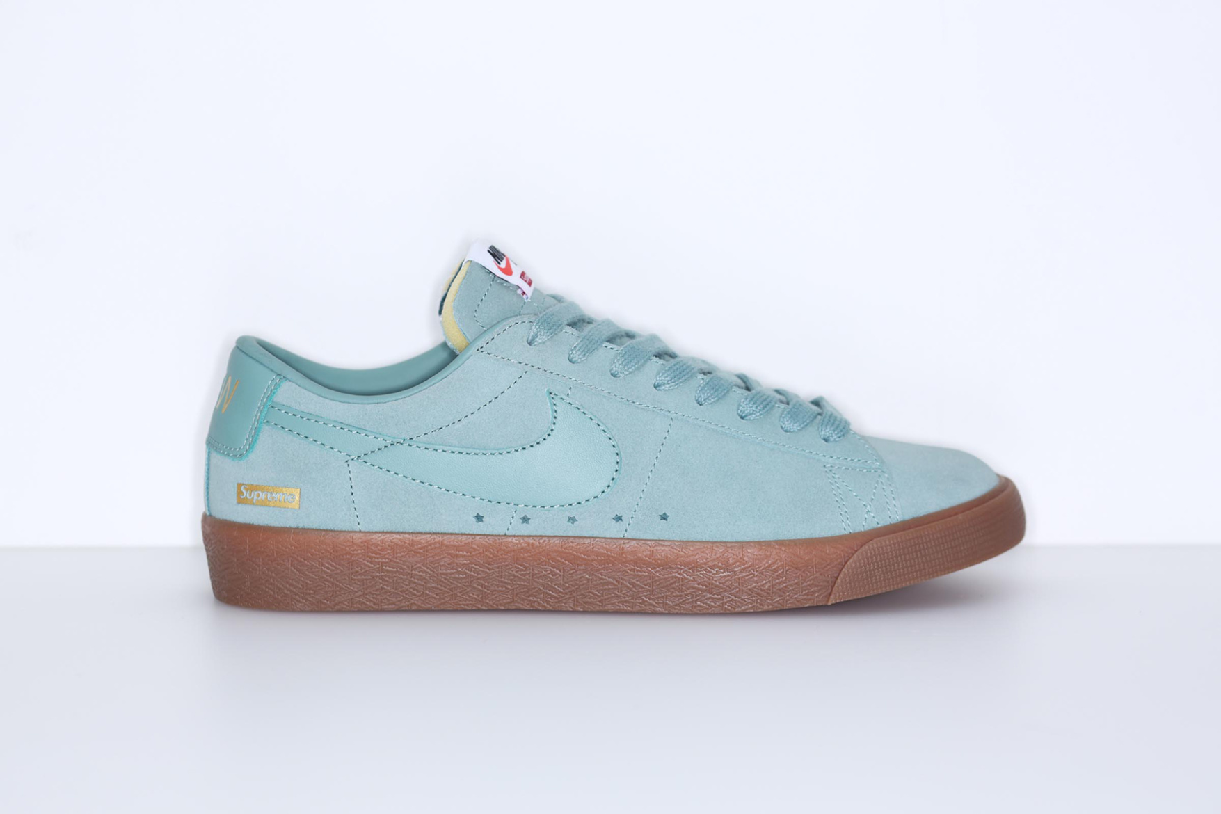 supreme-nike-sb-blazer-low-pack-4
