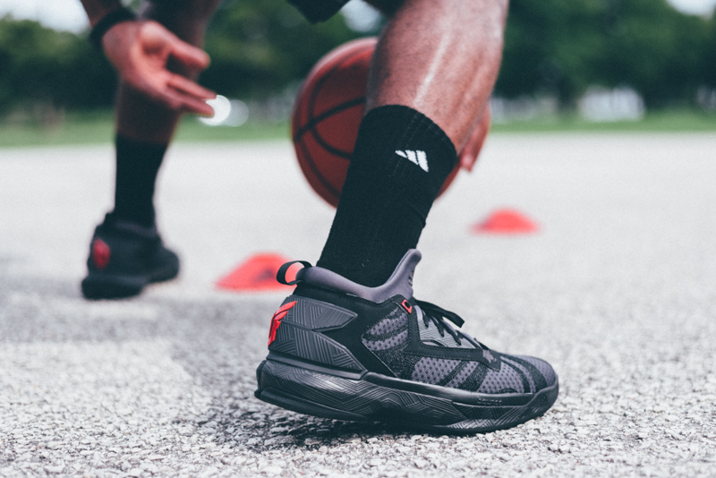 d-lillard-damian-shark-adidas-hoops-modern-notoriety-02