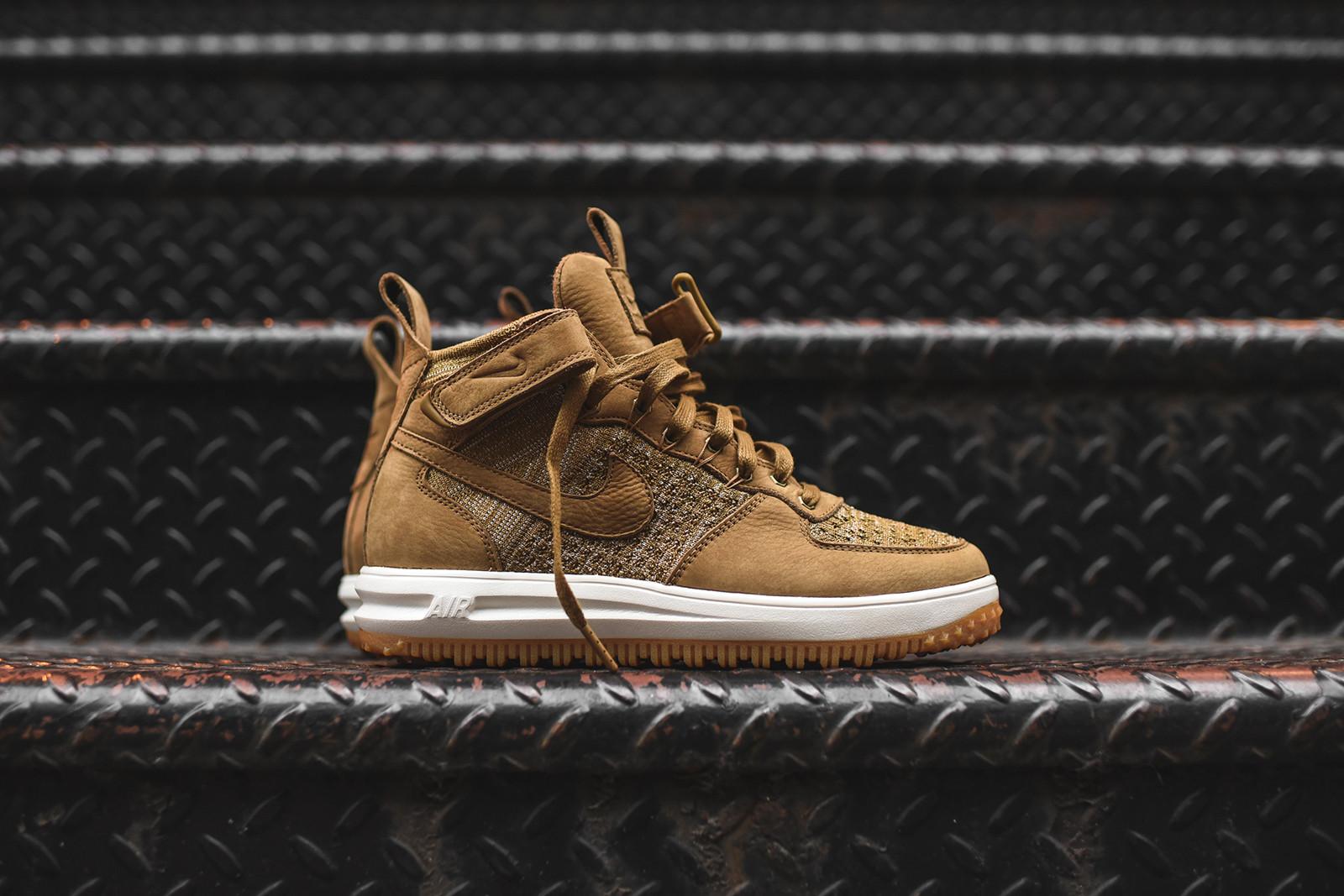 nike_lunar_force_1_flyknit_workboot_goldenbeigesailoliveflak_855984_200_1-progressive