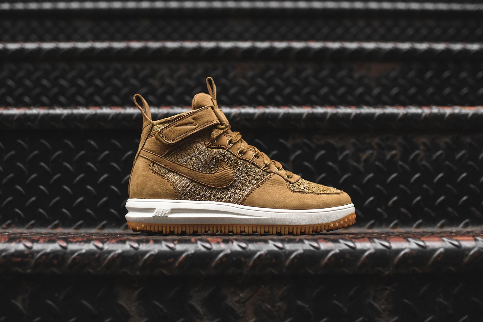 nike_lunar_force_1_flyknit_workboot_goldenbeigesailoliveflak_855984_200_2-progressive