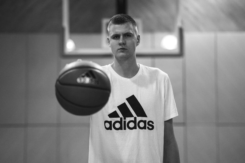 adidas-porzingis_04
