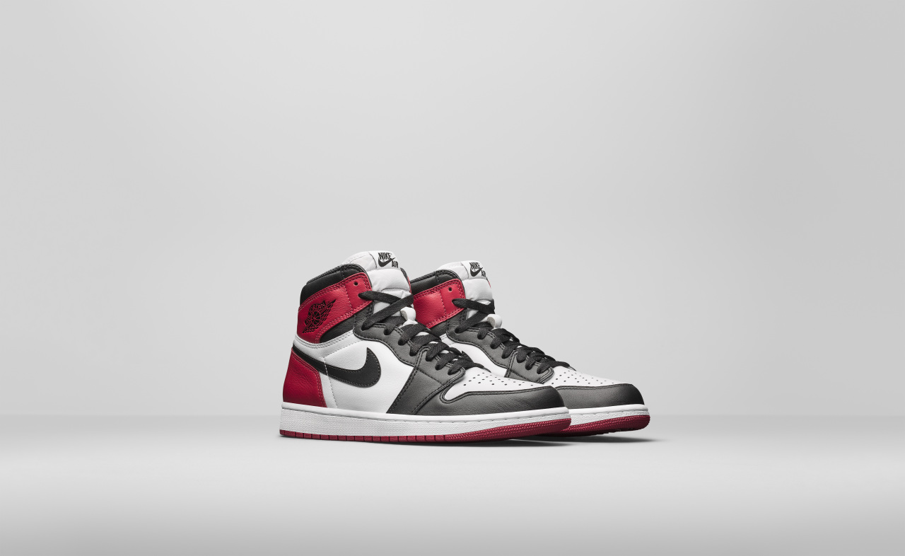 air-jordan-1-high-black-toe_03