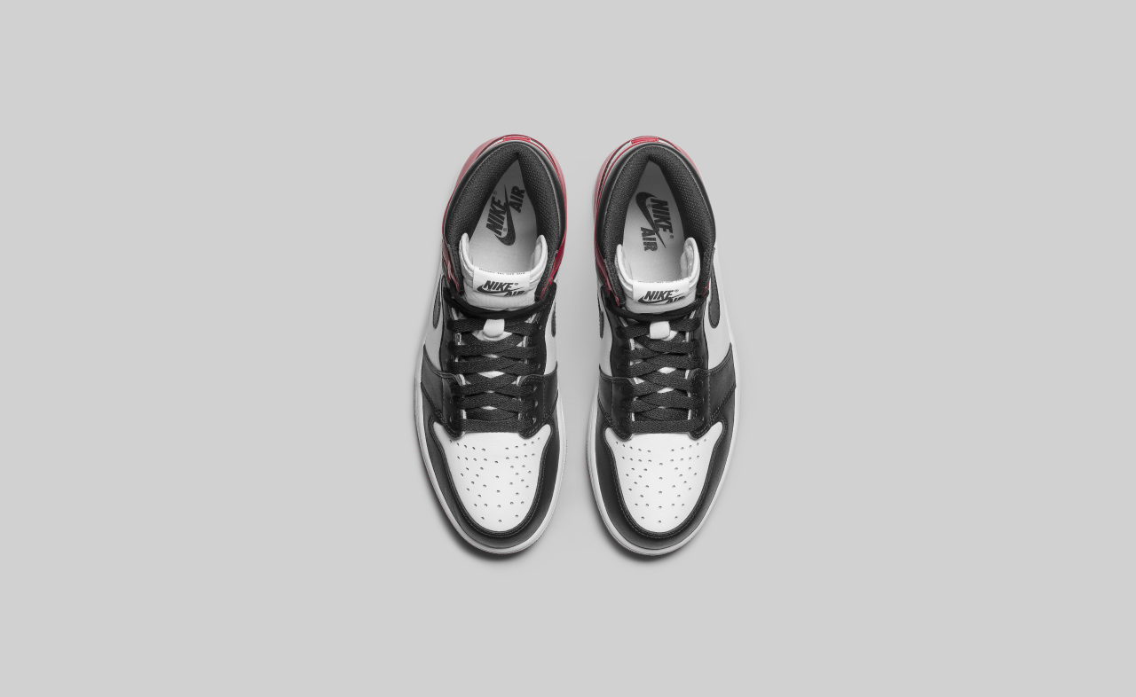 air-jordan-1-high-black-toe_04