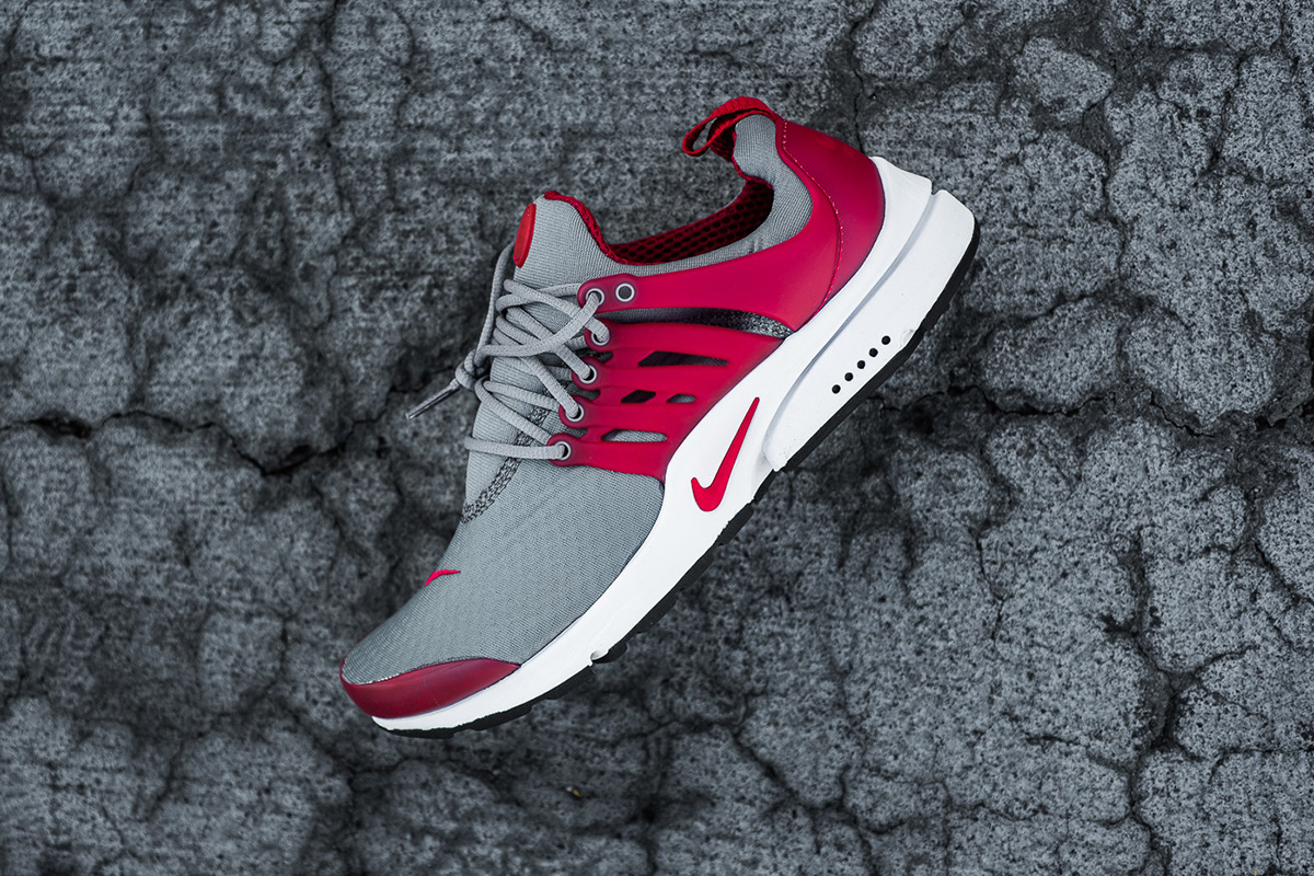nike-air-presto-essential-cool-grey-gym-red-2