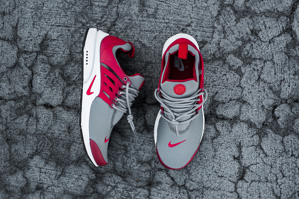 nike-air-presto-essential-cool-grey-gym-red-3