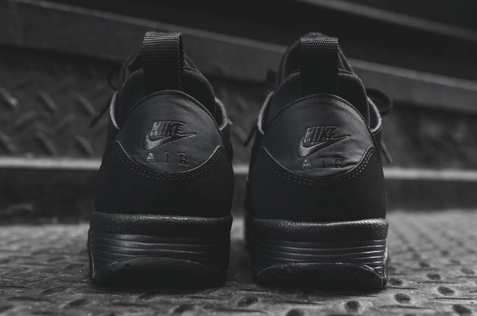 nike-air-trainer-huarache-low-triple-black-4