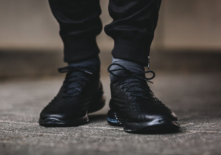 nike-lunar-magista-2-flyknit-triple-black-2