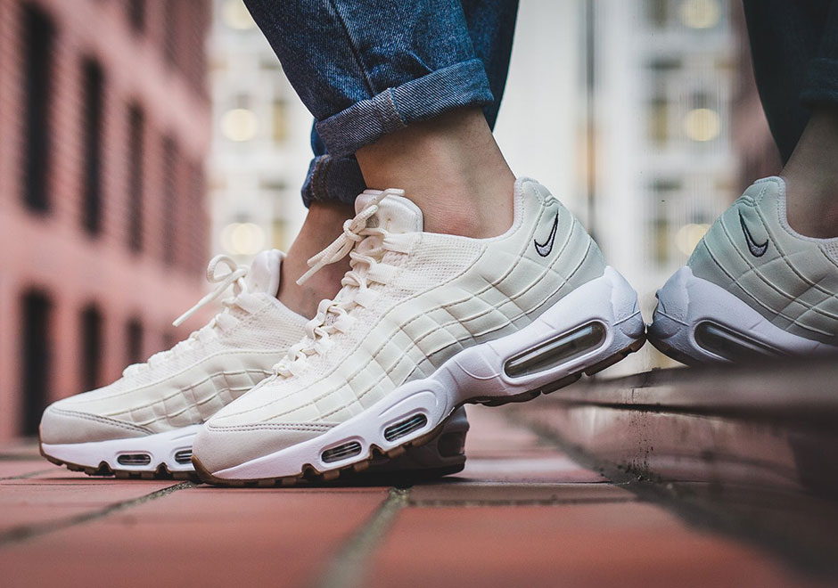 nike-wmns-air-max-95-sail-light-bone