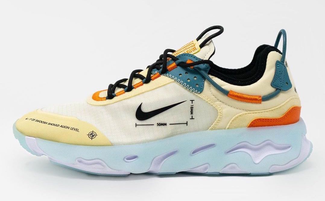 nike react live white and orange