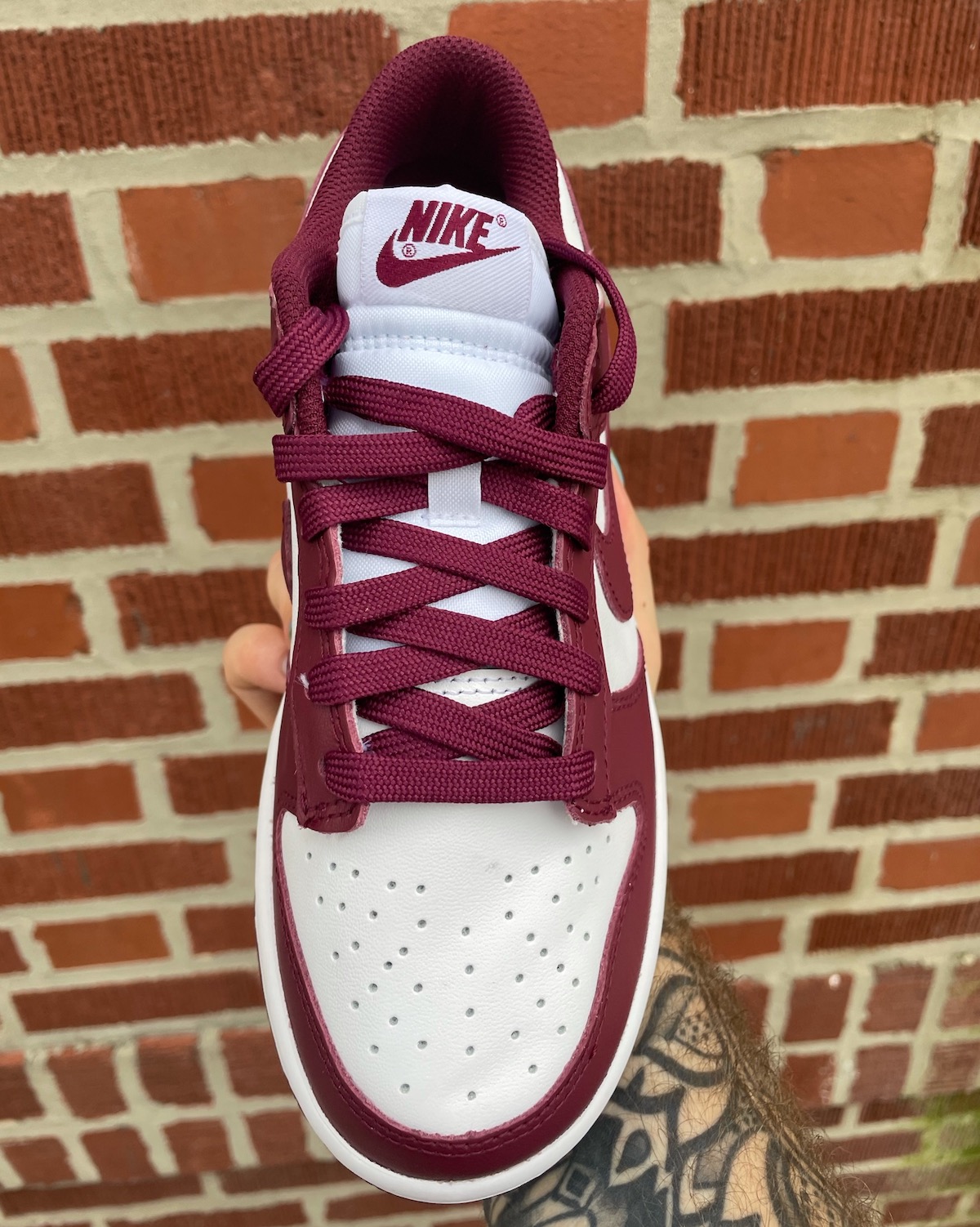 dunk low bordeaux on feet