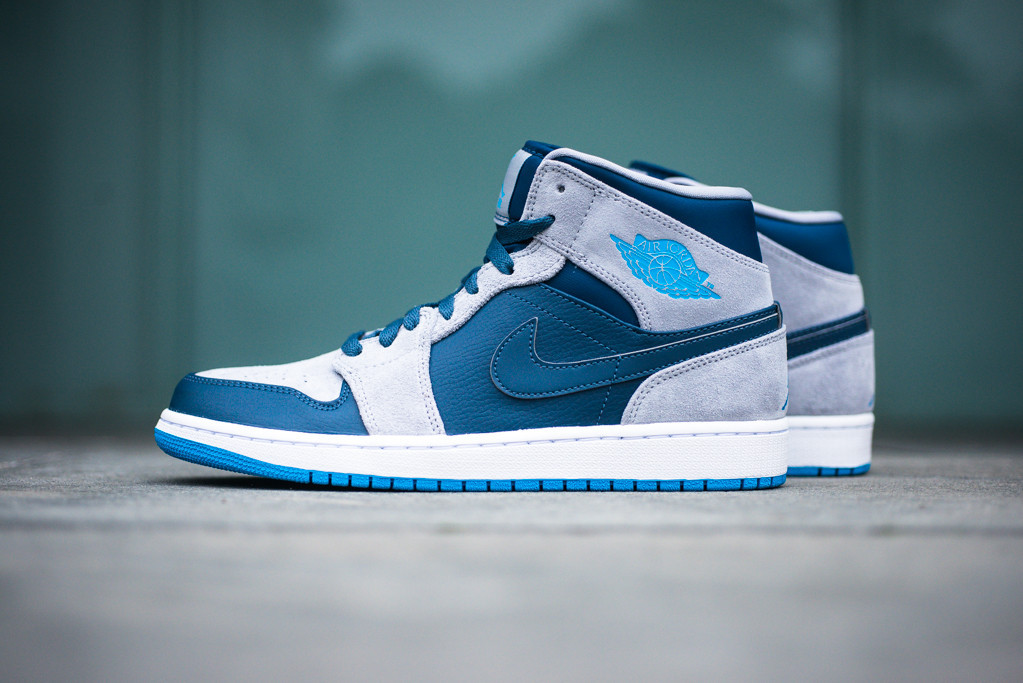 Air_Jordan_1_Mid_-_Dark_Powder_Blue_Sneaker_Politics1_1024x1024