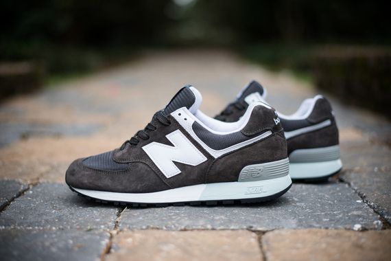 new balance-576-charcoal_02