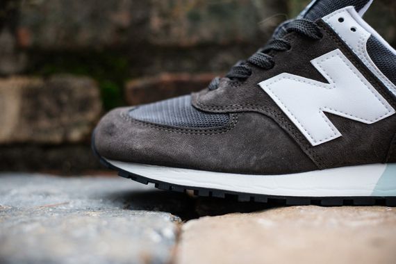 new balance-576-charcoal_03