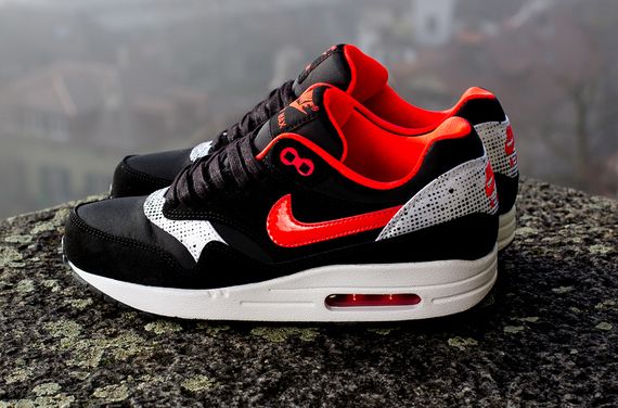 nike wmns-air max1-valentine