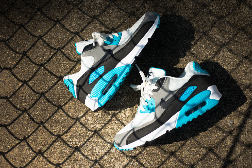 Nike_Air_Max_90_Essential_-_Summit_Blue_Sneaker_Politics_3_1024x1024