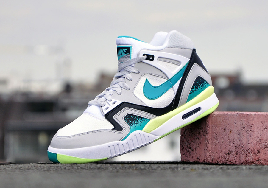 Nike Air Tech Challenge II “Turbo Green”  – Available