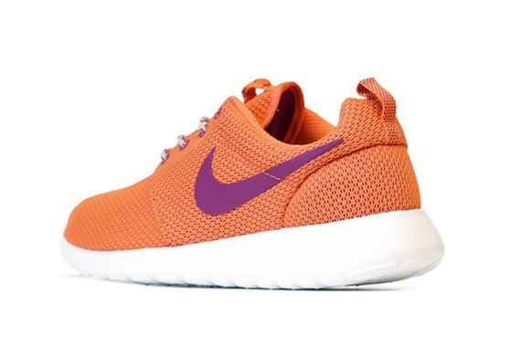 nike wmns-roshe-turf orange