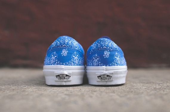 vans-slip on-blue bandana_05