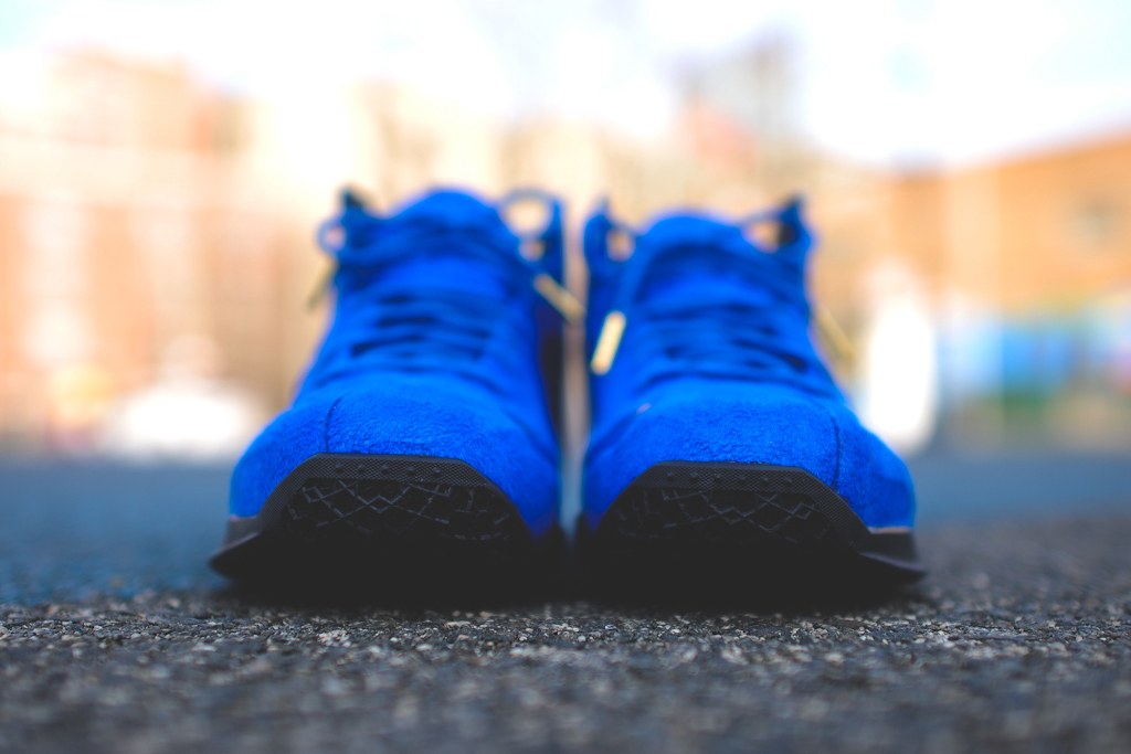 nike-lebron-11-xi-ext-blue-suede-4