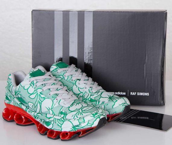 raf simons-adidas-bounce-floral_07