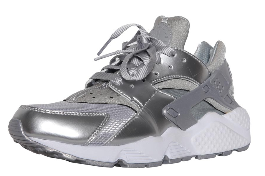 Nike Air Huarache “Metallic Silver”