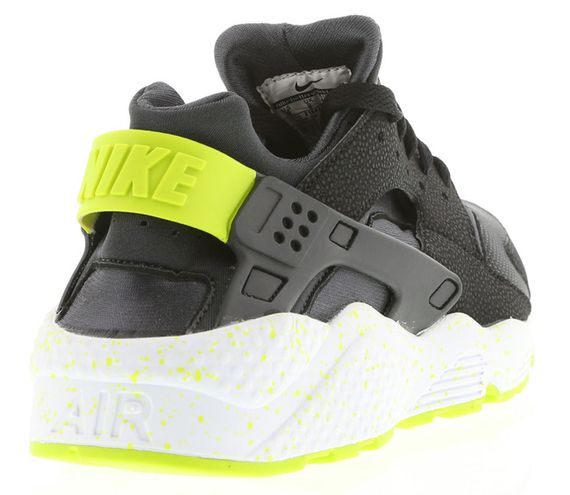 nike-huarache-black-venom_02