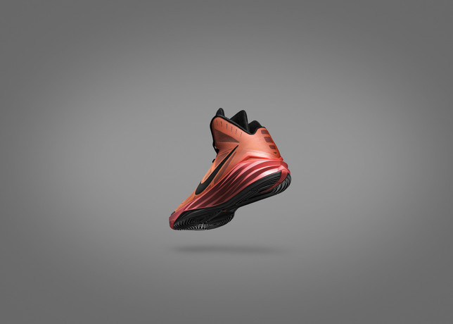 Fa14_SNP_BB_Lunar_Hyperdunk_Back_Angle_001_large