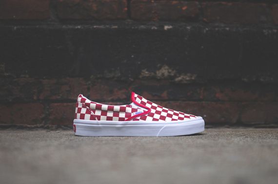 vans-slip on-checkerboard-white-red