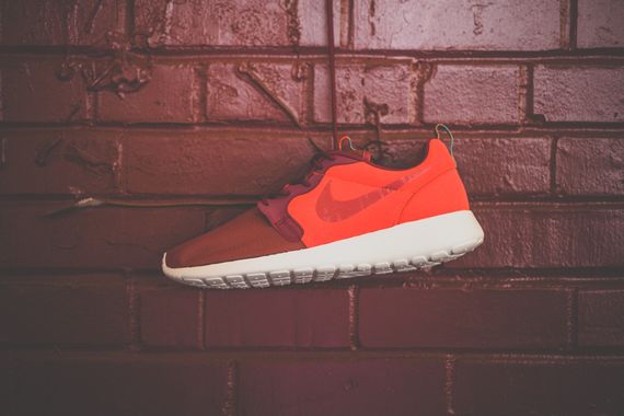 Nike Roshe Run Hyperfuse – “Red, Orange & Jade”