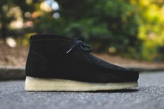 clarks-wallabee-black suede_04