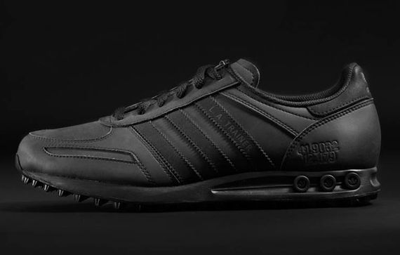 nike-adidas-foot locker-all black everything_05