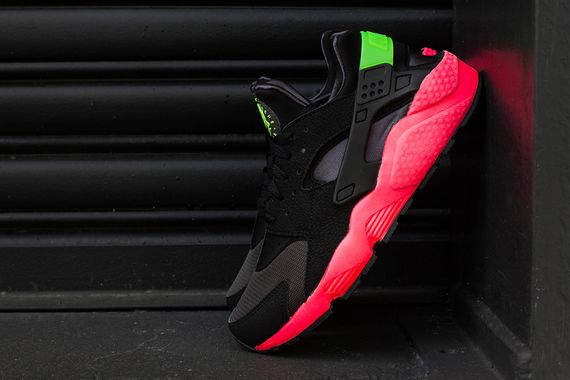 nike-air huarache-hyper punch