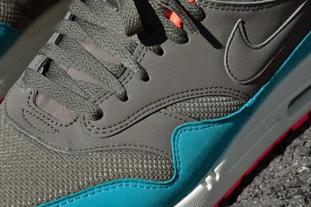 nike-air-max-1-gris-bleu-infrared-6