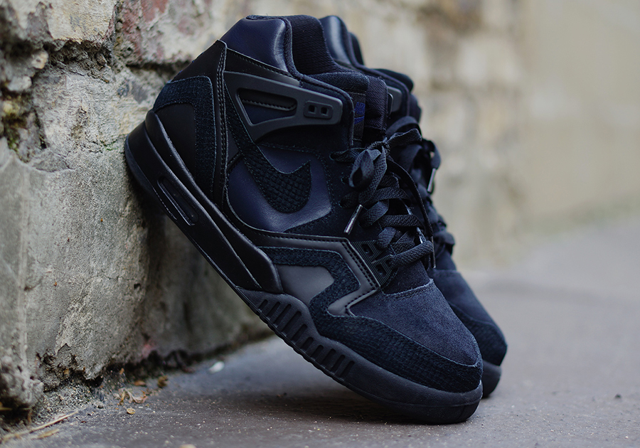 Nike Air Tech Challenge II “Obsidian”