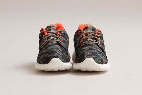 nike-roshe run-tiger camo_02