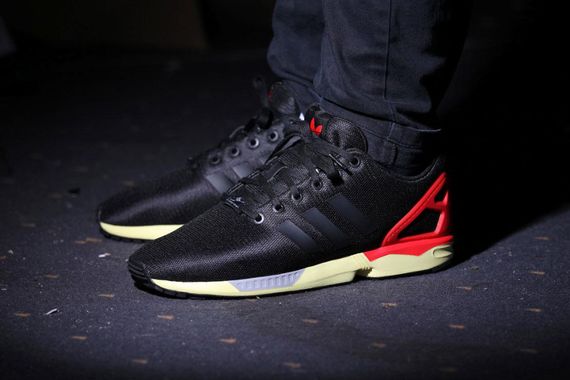 adidas og-zx flux-core black-red