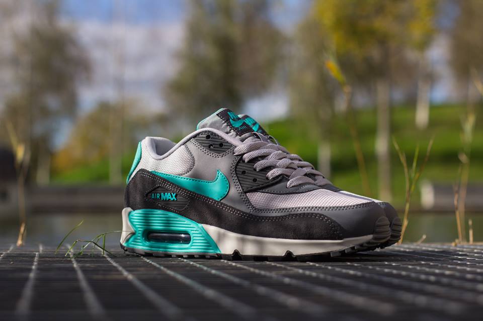 nike-air-max-90-hyper-jade-1