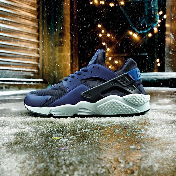 “Obsidian” Nike Air Huarache