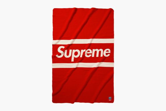 Supreme x Faribault – Box Logo Blanket