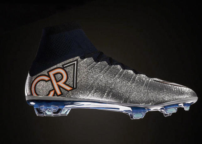 Nike-Football-CR7-Silverware-Medial_39264